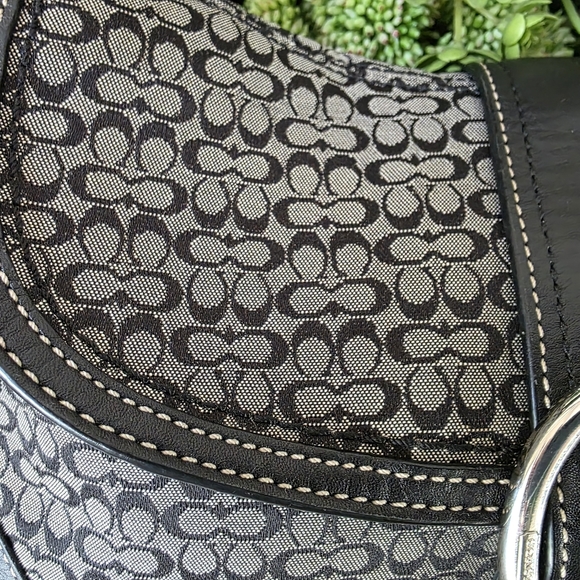Coach SOHO Signature C Shoulder  Bag In Black 2007 - Picture 5 of 14